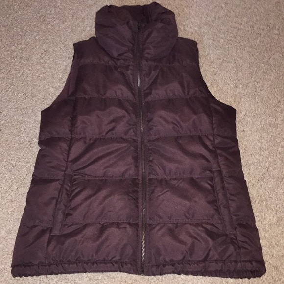 Old Navy Jackets & Blazers - Old Navy burgundy maroon puffy fleece vest small